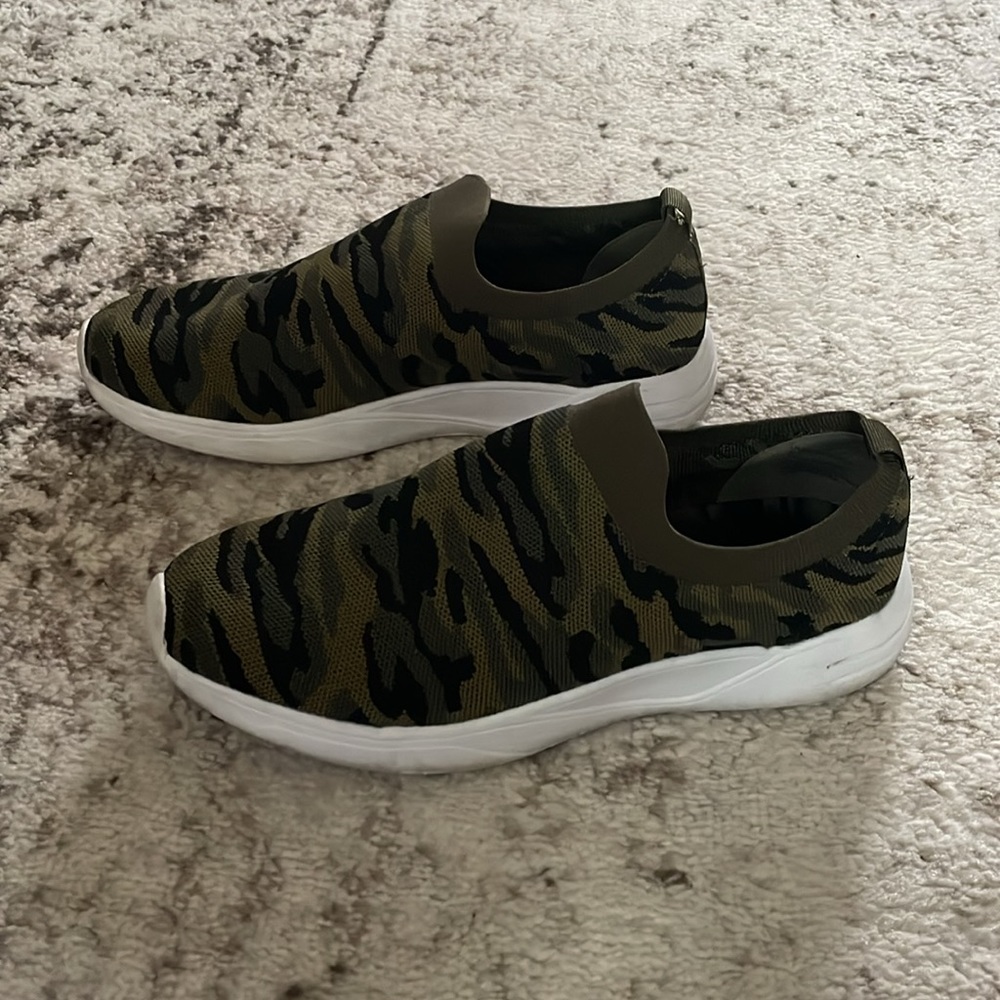 Steve Madden Lillian Slip On Sneaker